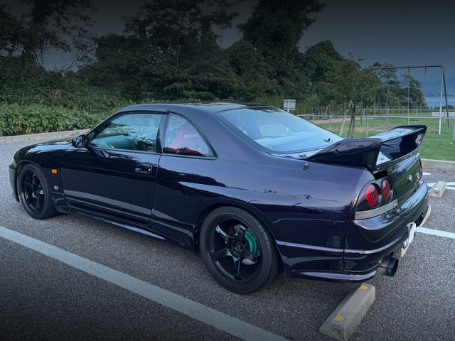 Rear exterior of R33 SKYLINE GT-R.