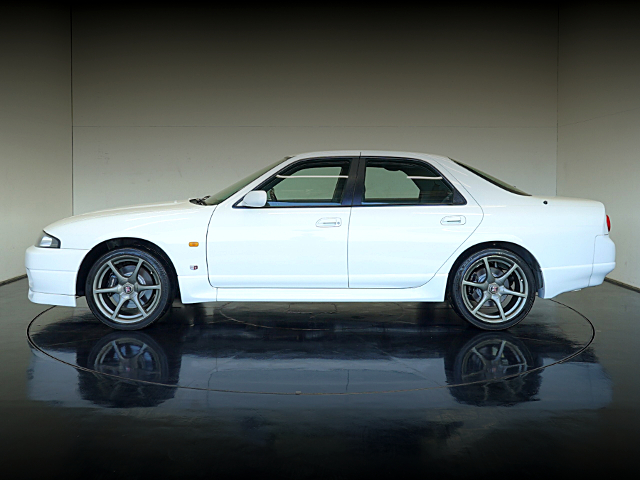 Left side exterior of R33 SKYLINE 4-DOOR GT-R AUTECH VERSION 40th ANNIVERSARY.