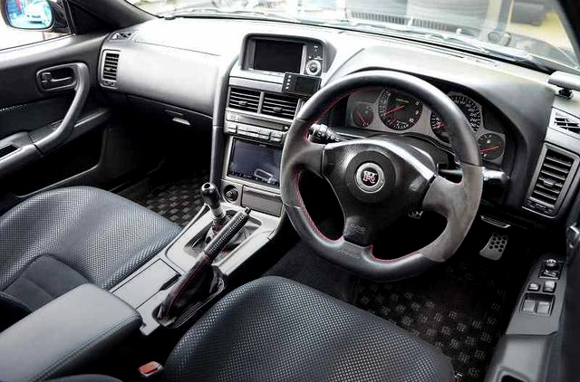 Interior of R34 SKYLINE GT-R V-SPEC 2.