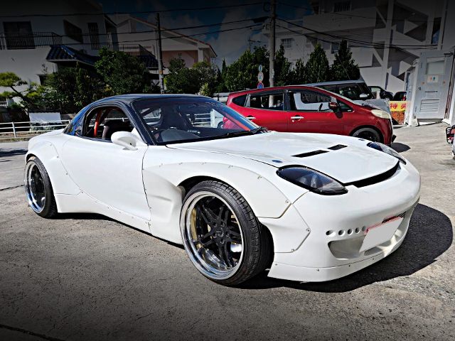 Front exterior of ROCKET BUNNY WIDEBODY FD3S RX-7.