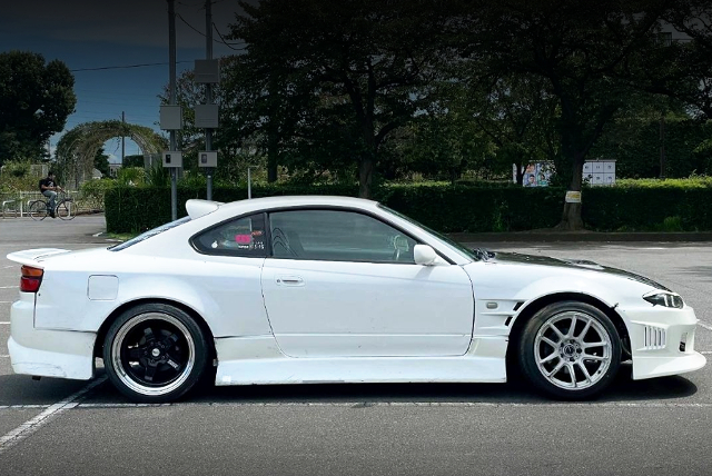 Right Side exterior of WIDEBODY S15 SILVIA SPEC-R.