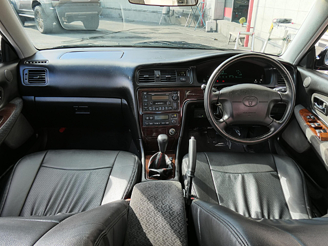 Dashboard of 8th Gen X100 TOYOTA MARK 2.
