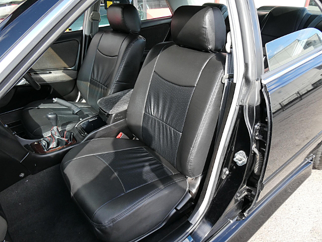 Interior seats of 8th Gen X100 TOYOTA MARK 2.