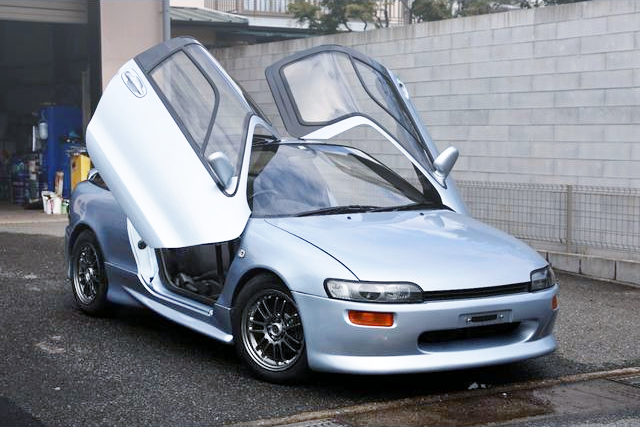 Doors open of EXY10 TOYOTA SERA.