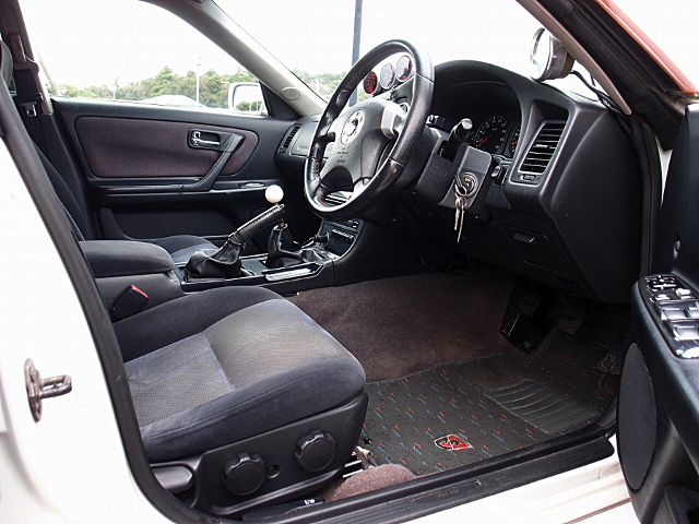 Interior of WGNC34 STAGEA AUTECH VERSION 260RS.