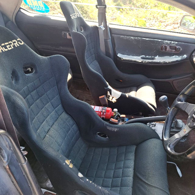 Bucket seats of C33 LAUREL.