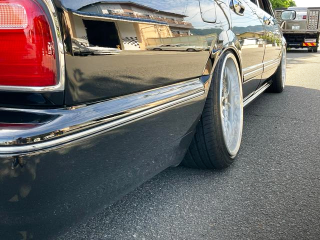 Rear Side exterior of Y31 CEDRIC SEDAN SUPER CUSTOM.