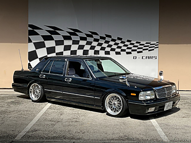 Front exterior of Y31 CEDRIC SEDAN SUPER CUSTOM.