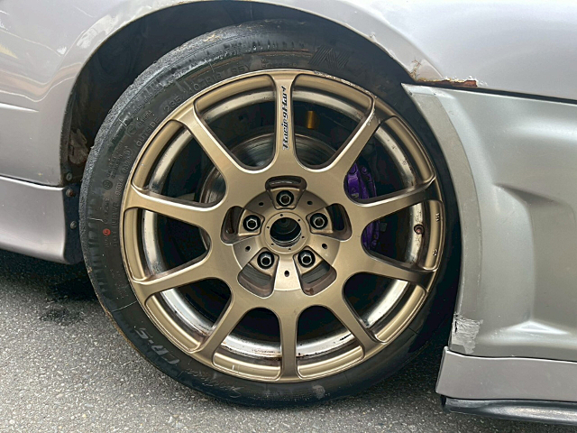 Front Rim of ER34 SKYLINE 4-DOOR 25GT TURBO.