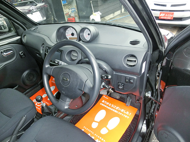 Dashboard of DAIHATSU ESSE CUSTOM.