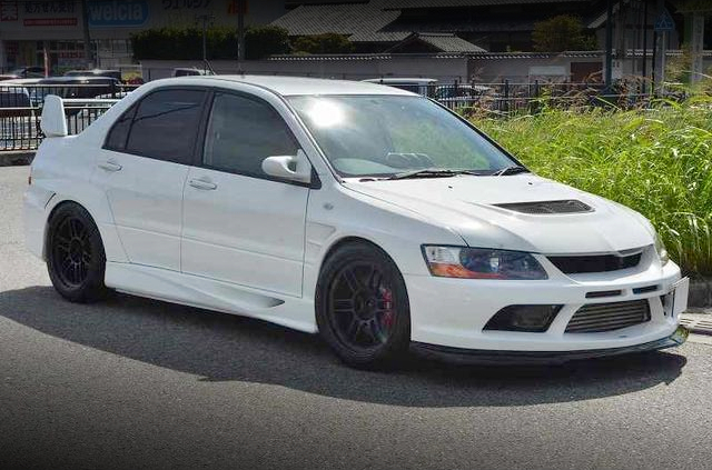 Front exterior of LANCER EVOLUTION 9 GSR.