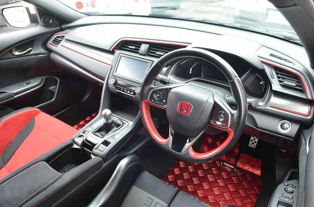 Dashboard of LAILE BEATRUSH DEMO CAR FK8 CIVIC TYPE-R.