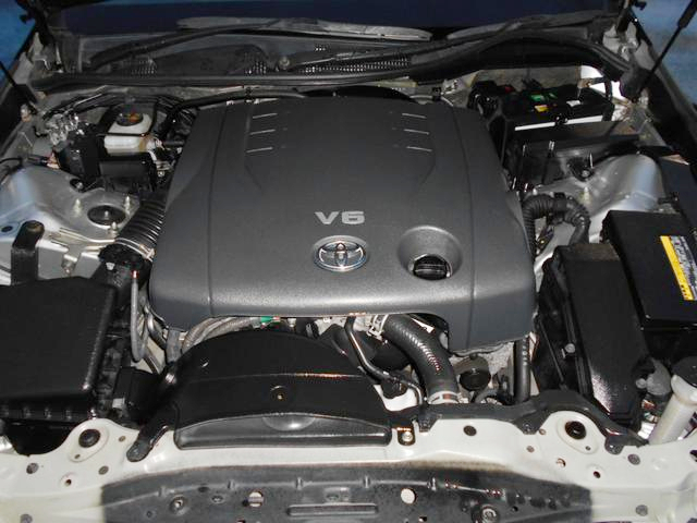 4GR-FSE 2500cc V6 engine.