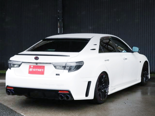 Rear exterior of GRX133 MARK X 350S G's.