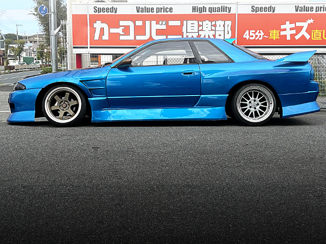 Side exterior of WIDEBODY HCR32 SKYLINE 2-DOOR GTS-t TYPE-M.
