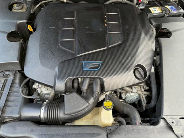 2UR-GSE 5000cc V8 engine