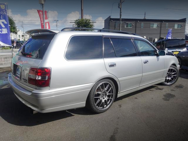 Rear exterior of JZS171W CROWN ESTATE ATHLETE-V.