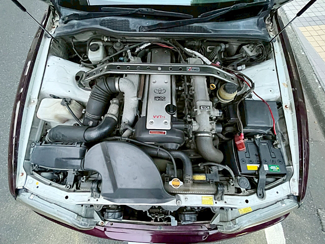 VVT-i 1JZ-GTE 2500cc turbo engine.
