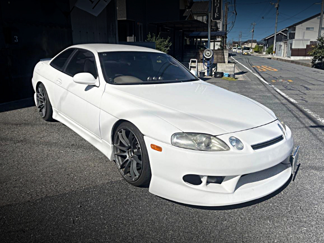 Front exterior of JZZ30 TOYOTA SOARER.