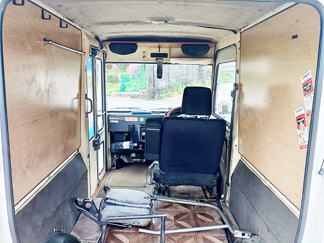 Single seat of L500 MIRA Walk-through van.