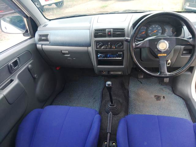 Interior dashboard of 8th Gen MITSUBISHI MINICA LYRA.