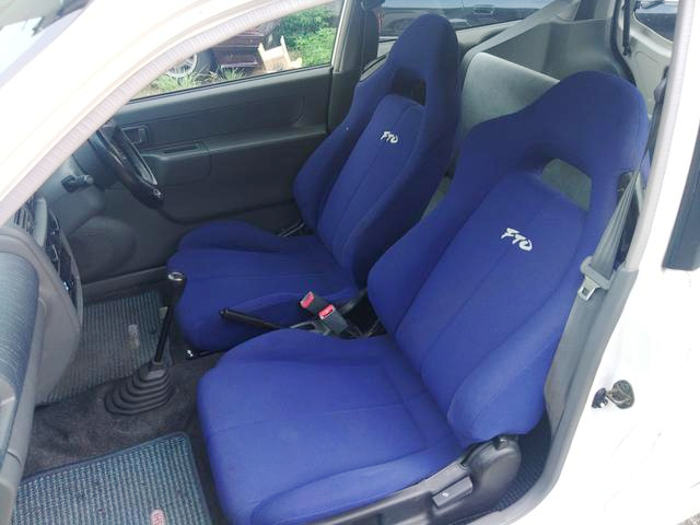 Interior seats of 8th Gen MITSUBISHI MINICA LYRA.