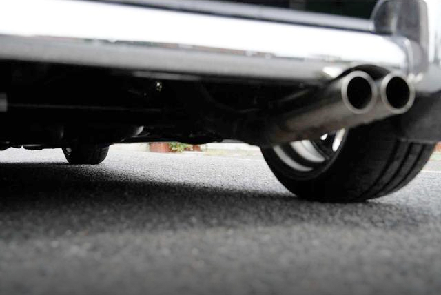 Dual exhaust muffler.