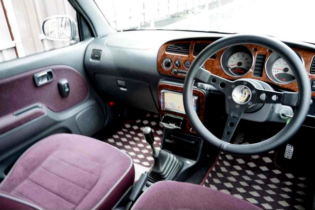 interior of 1st Gen DAIHATSU MIRA GINO.