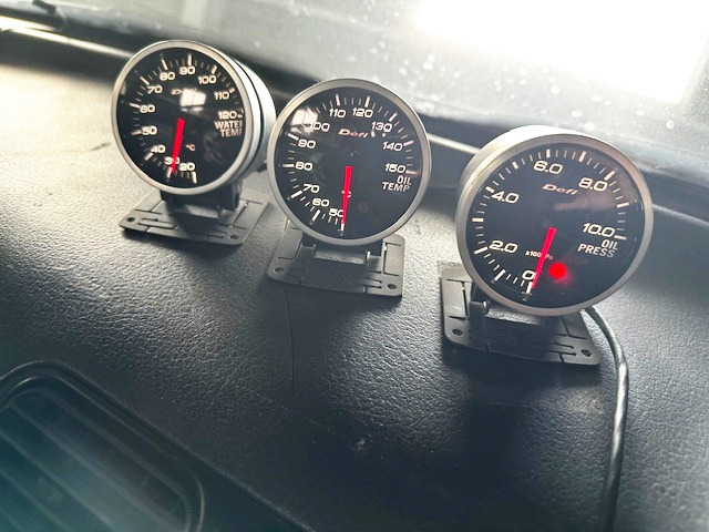 DEFI gauges.