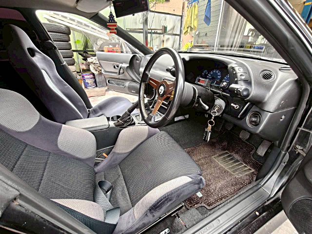Interior Dashboard of GT-R Faced R32 SKYLINE 4-DOOR.
