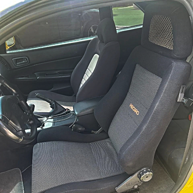Interior RECARO Seats of R34 SKYLINE 2-DOOR.
