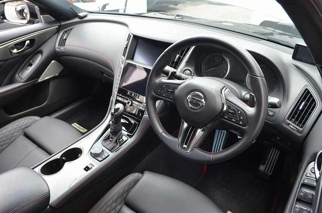 Interior Dashboard of SCREEN DEMO CAR RV37 SKYLINE 400R.
