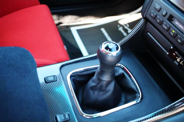 Manual Shift Knob of JZS161 ARISTO V300 VERTEX EDITION.