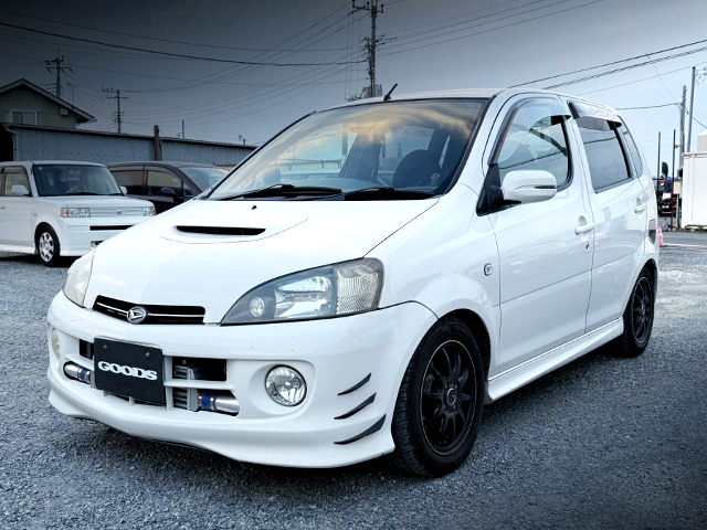 Front exterior of DAIHATSU YRV.