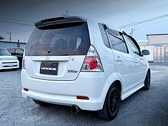 Rear exterior of DAIHATSU YRV.