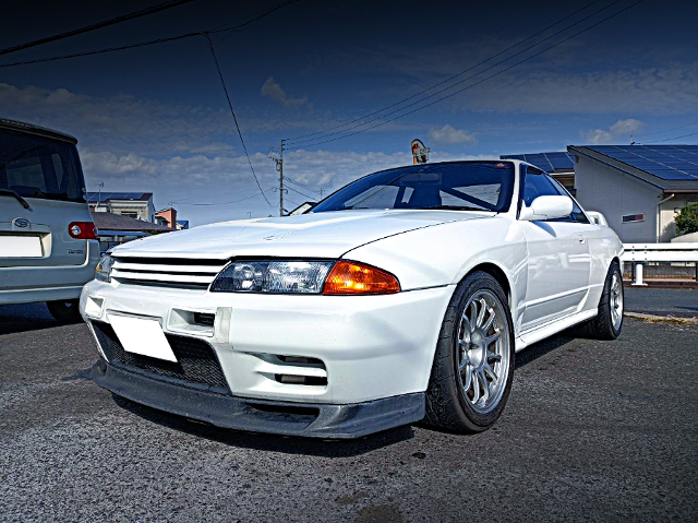 Front exterior of BNR32 SKYLINE GT-R.