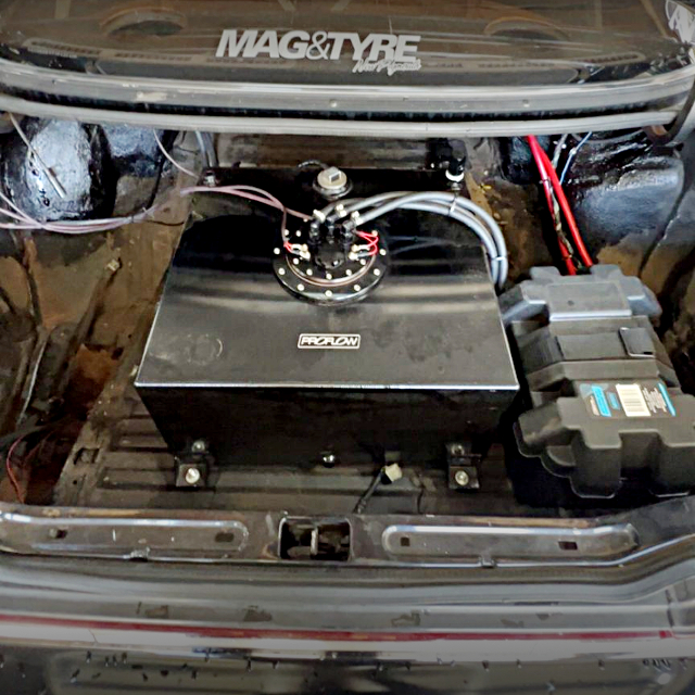 Fuel safety tank of C33 NISSAN LAUREL.