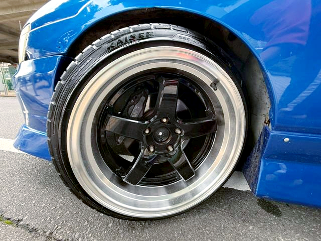 Front 4-POT caliper.