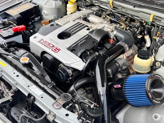 BOLT-ON TURBOCHARGED RB25DE engine.