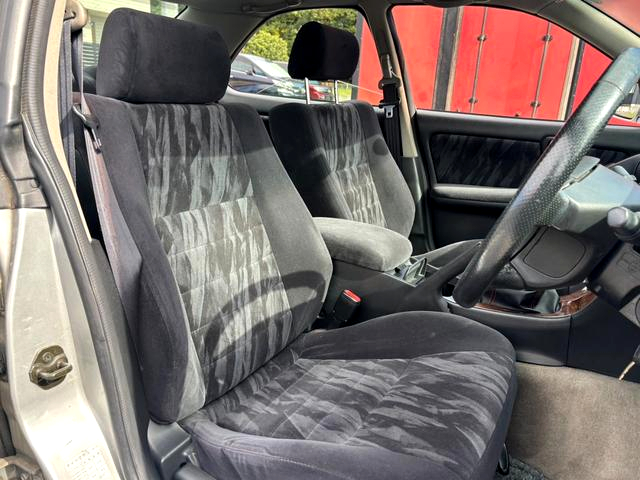 Interior seats of C35 LAUREL 25 CLUB S TYPE X.