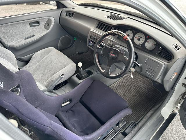 Interior of EG8 CIVIC FERIO VTi.