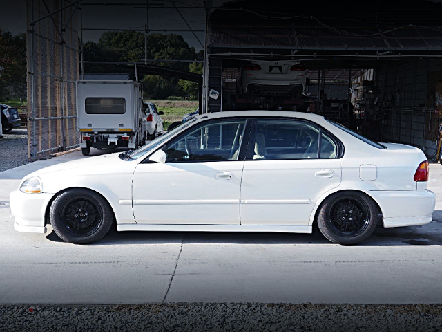 Left side exterior of EK3 CIVIC FERIO Vi-RS.