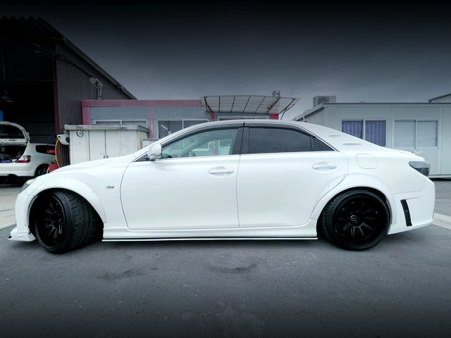 Side exterior of G's Styled GRX133 MARK X 350S.