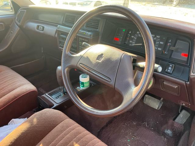Interior Dashboard of GS130G TOYOTA CROWN STATION WAGON With PICKUP TRUCK CONVERSION.