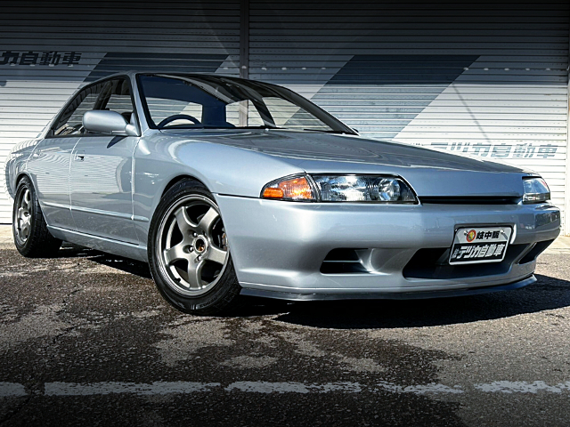 Front exterior of HR32 SKYLINE 4-DOOR GTS TYPE-X.