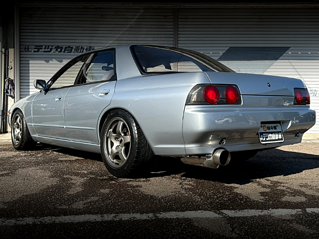 Rear exterior of HR32 SKYLINE 4-DOOR GTS TYPE-X.