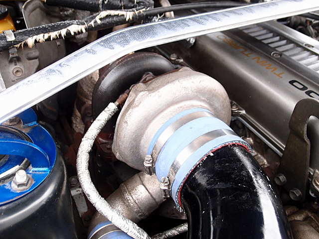 HKS GT3040 Turbocharger on 1JZ-GTE engine.