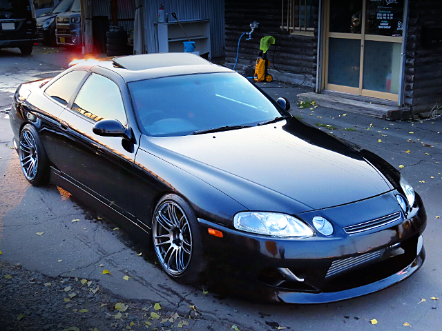 Front exterior of JZZ30 SOARER 2.5GT-T.