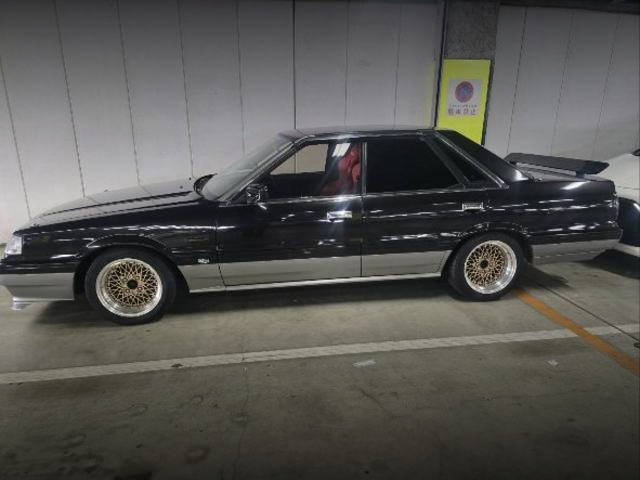 Left Side exterior of R31 SKYLINE 4-DOOR.