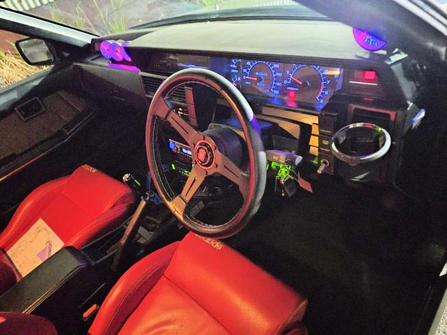 Interior of R31 SKYLINE 4-DOOR.